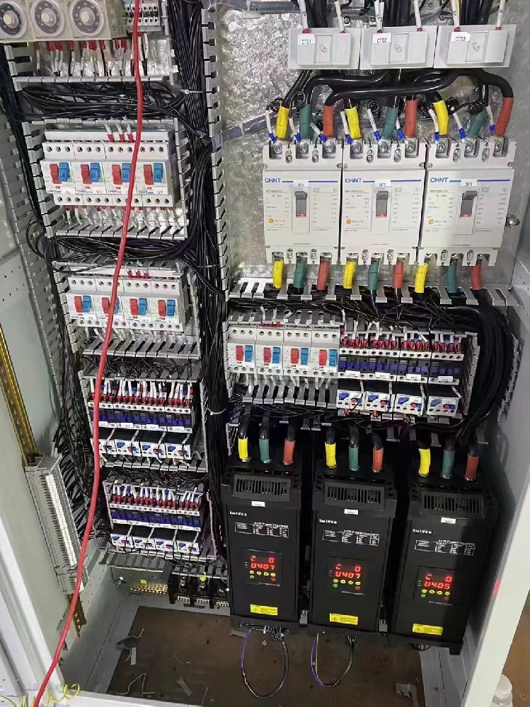 ���������������������У���������������ͨ��������Դ�ж�������״̬�Ƿ���������������������